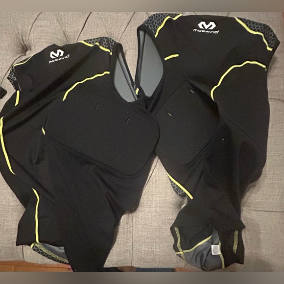 (2) Mcdavid RIVALIM 5-PAD SHIRT football undershirt medium, new without tags - Picture 3 of 5
